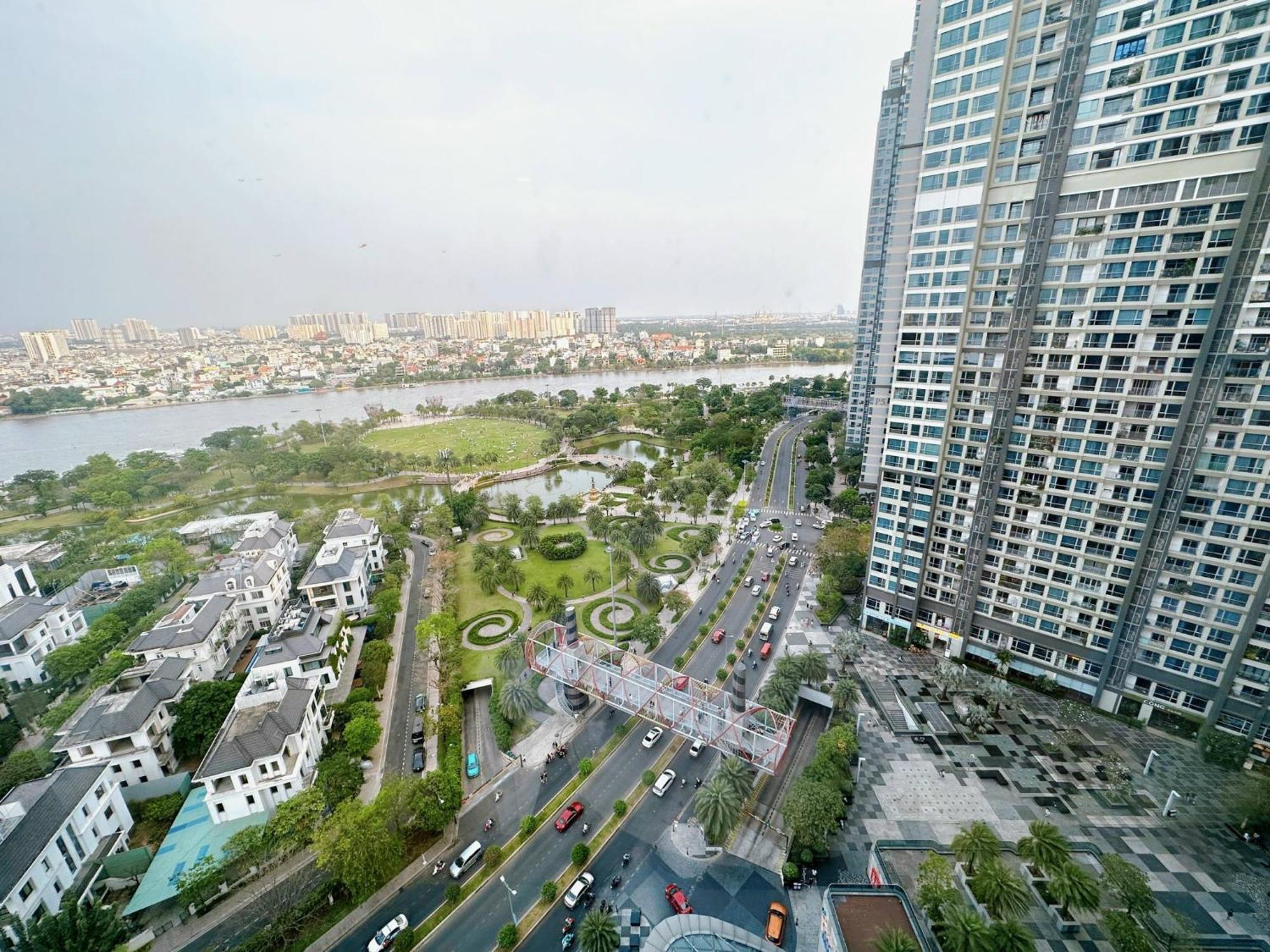 Luxury Vinhomes Central Park Хошимин Экстерьер фото